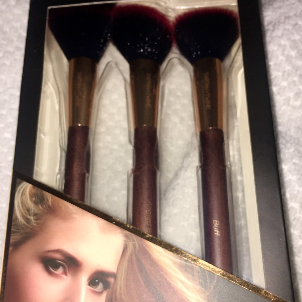 NWOT Ulta Tartan & Twine Contour & Twine brushes.